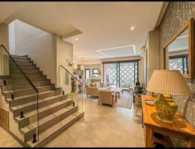 3 BEDROOM TOWNHOUSE FOR SALE IN BRYANSTON